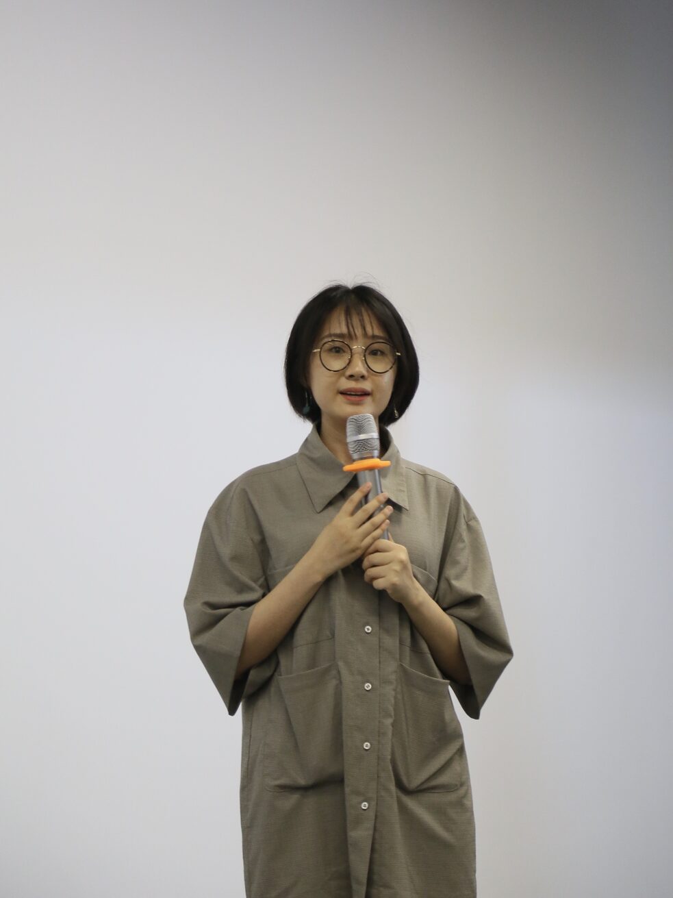 Wu Yaqiong speaking at an event